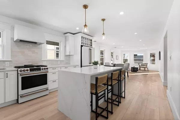 Salem, MA 01970,22 Prescott Street #2