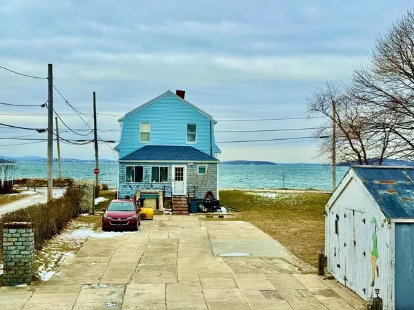 Hull, MA 02045,7 J Street     Year Round #top floor