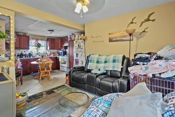 Fall River, MA 02723,1792 Pleasant St