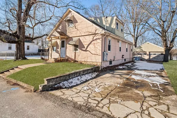 Seekonk, MA 02771,90 Ellis St