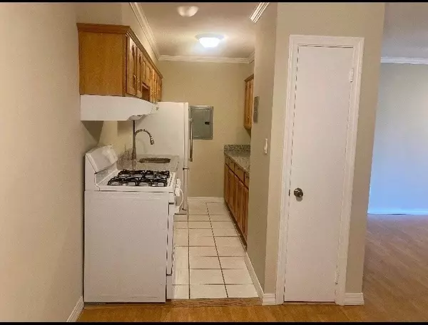 Andover, MA 01810,10 Longwood Dr #5