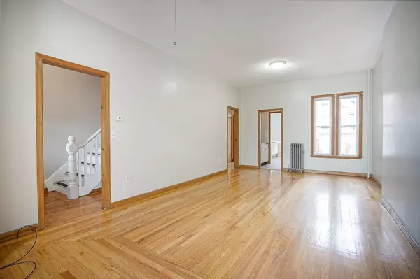 Holyoke, MA 01040,193 Beech Street #193