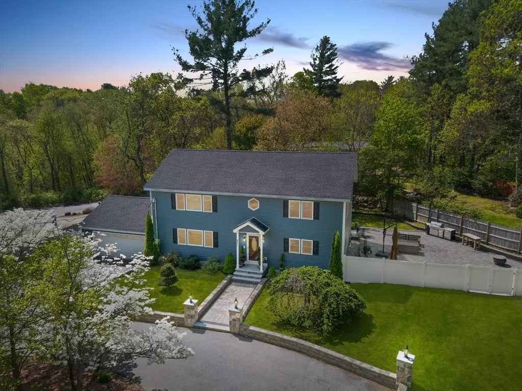 North Andover, MA 01845,851 Forest St