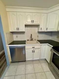 Andover, MA 01810,5 Colonial Dr ## B5-6