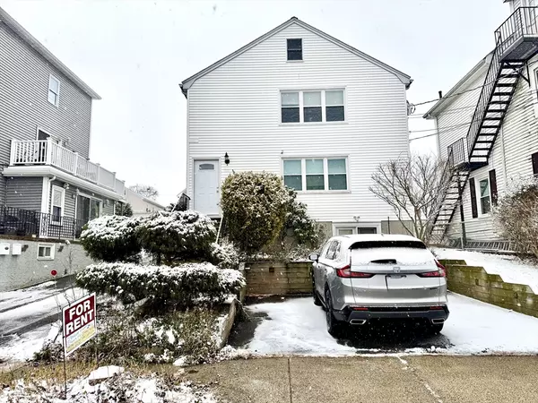 61 Tracey St #2, Peabody, MA 01961
