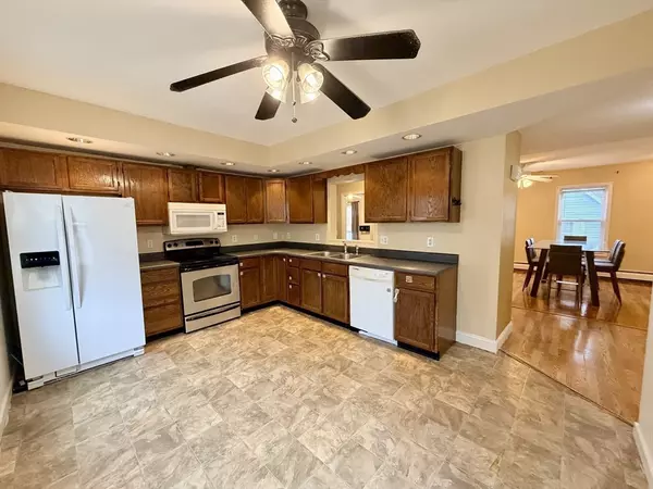 Lowell, MA 01850,59 Whitney Ave #2