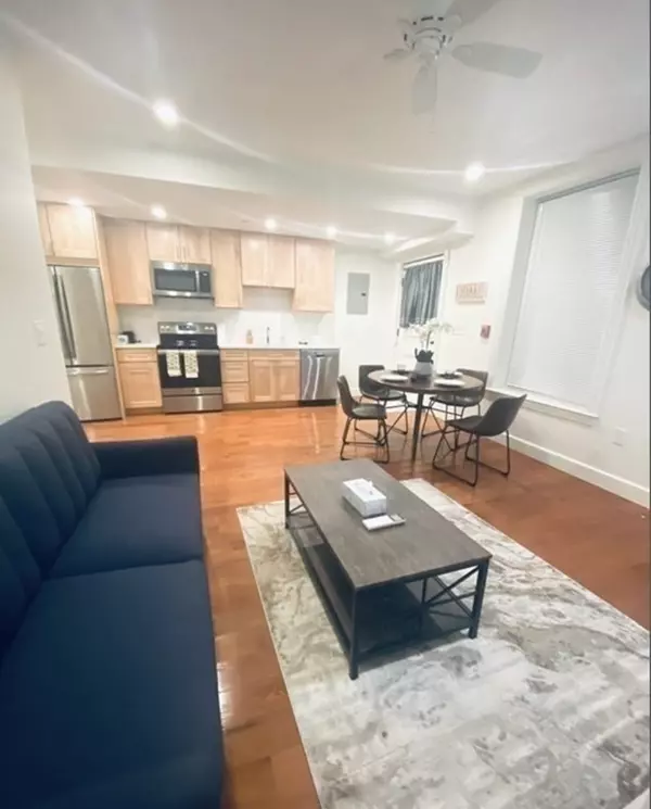 Brookline, MA 02445,1776 Beacon Street #B