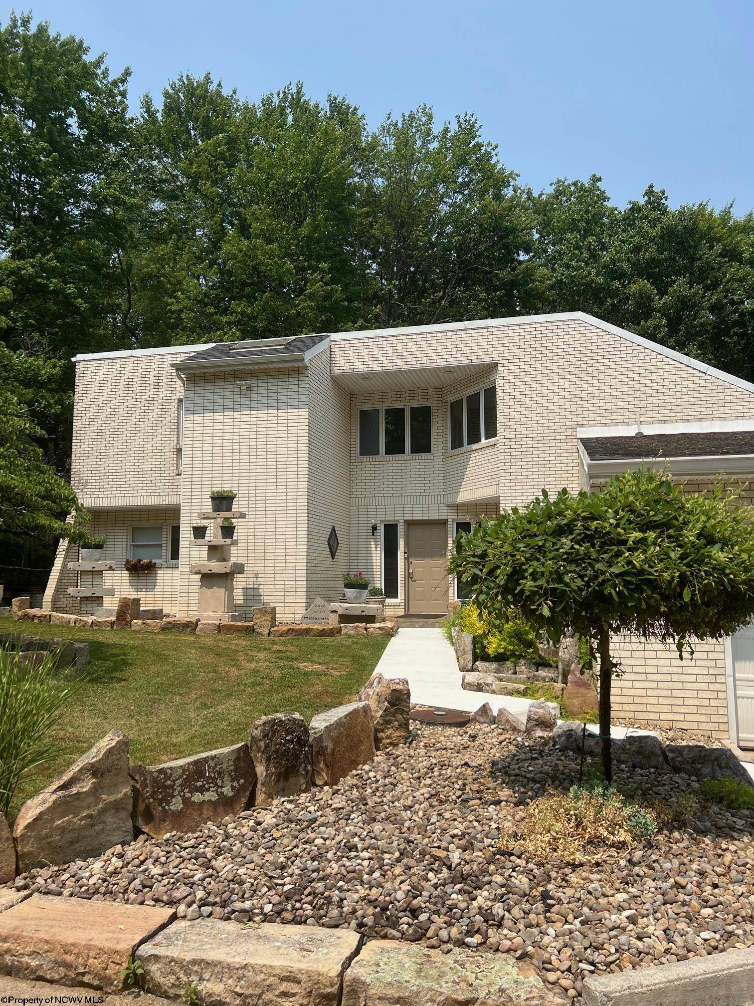 Buckhannon, WV 26201,422 Carol Street