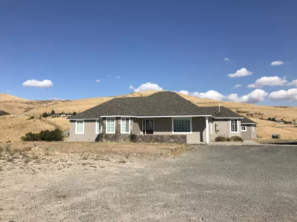 60 EWE Dr, Yakima, WA 98901