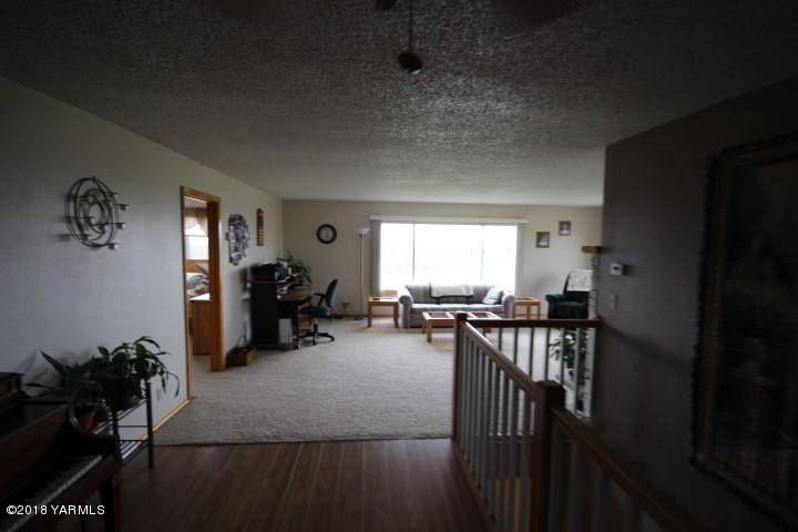 Zillah, WA 98953,1811 Lucy Ln