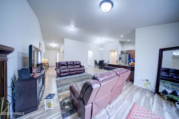 Benton City, WA 99320,1140 Annajean Ave