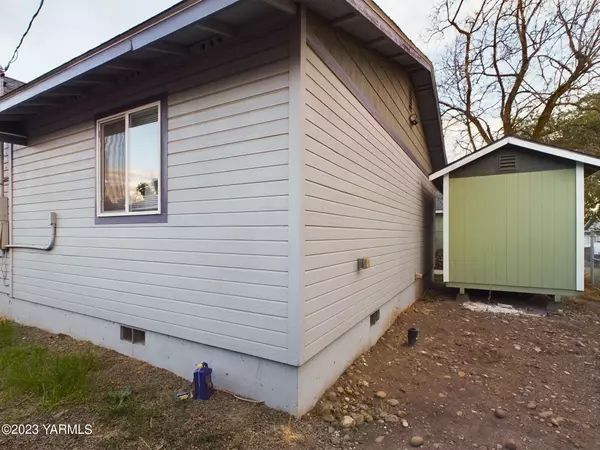 604 4th St S Yakima, WA 98901