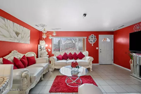 Yakima, WA 98902,1012 6th Ave S