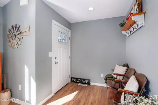 Prosser, WA 99350,105402 Foisy Rd W