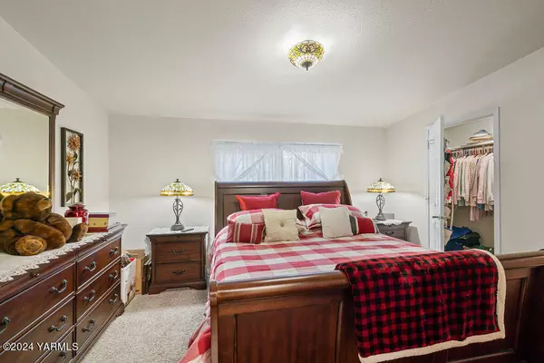 1808 68th Ave S Yakima, WA 98908