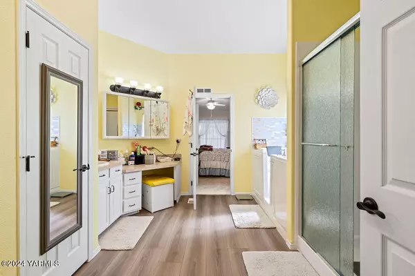 1808 68th Ave S Yakima, WA 98908