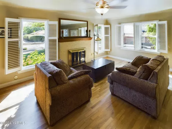 614 25th Ave S Yakima, WA 98902