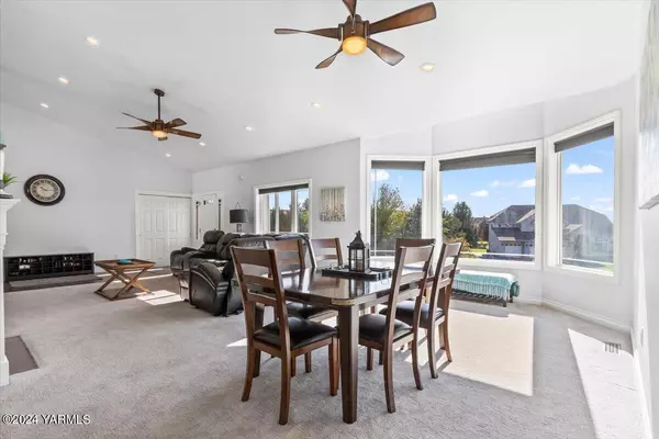 Yakima, WA 98908,900 Majesty Heights Dr