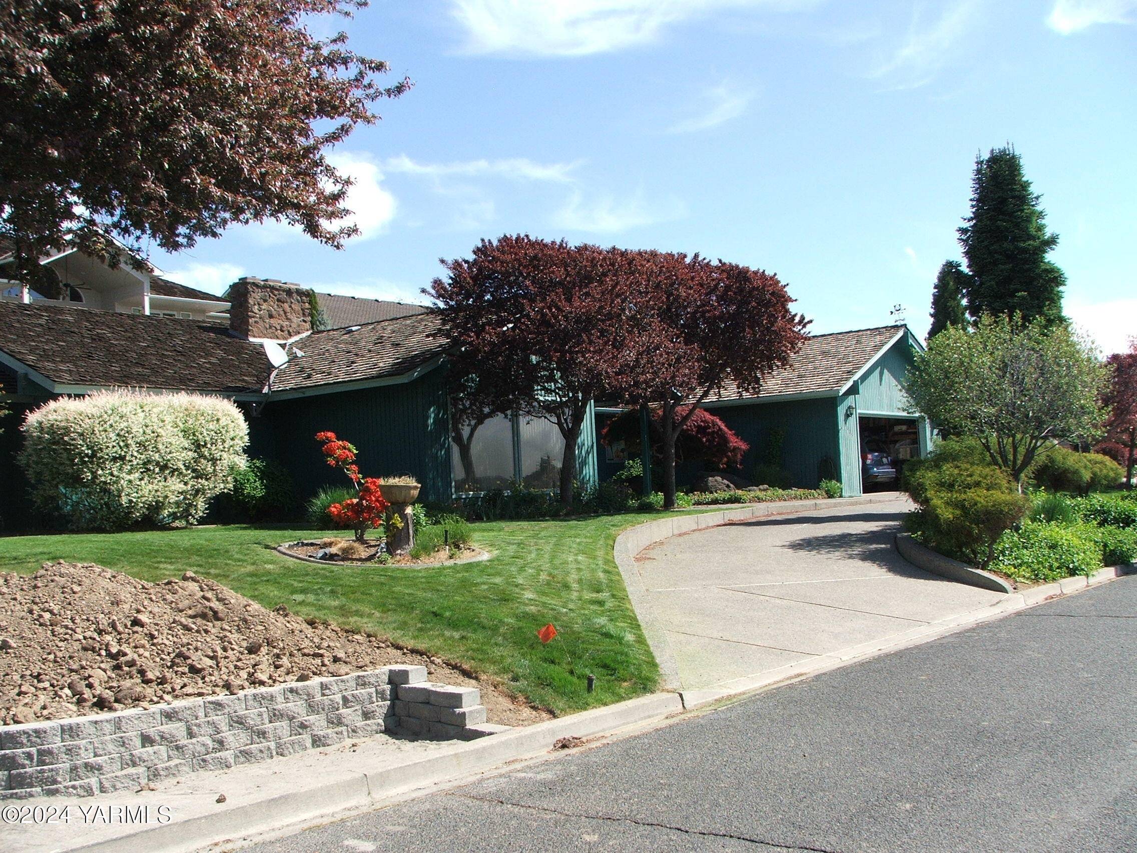 Yakima, WA 98908,6005 Douglas Dr