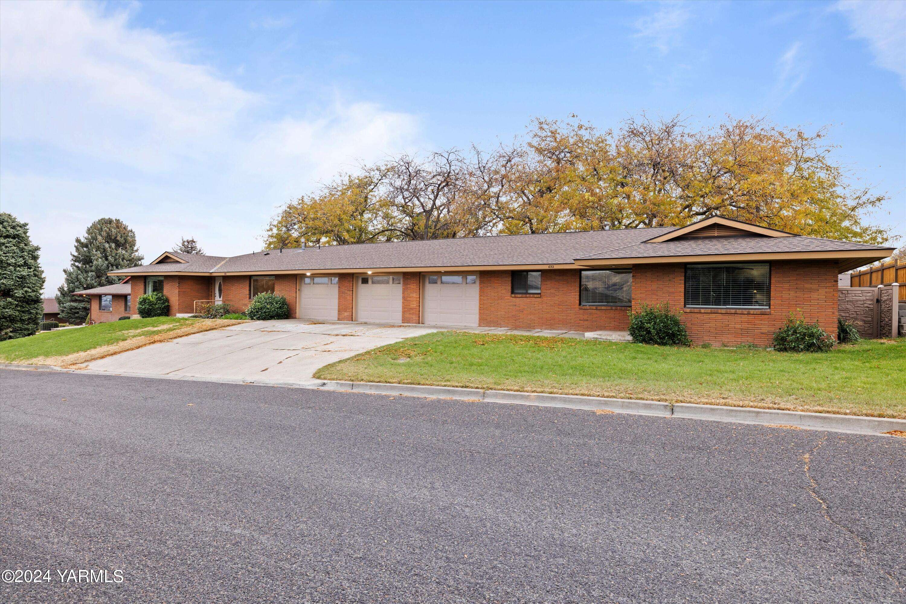 Yakima, WA 98908,632 Estee Ct