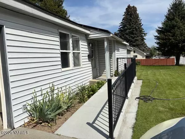 Grandview, WA 98930,611 5th St W