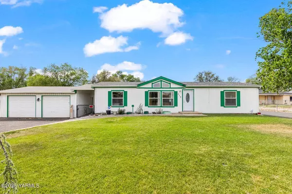 312 Keys Rd, Yakima, WA 98901