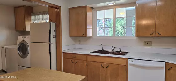 Yakima, WA 98902,3803 Meadow Ln