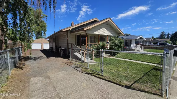 807 11th Ave S, Yakima, WA 98908