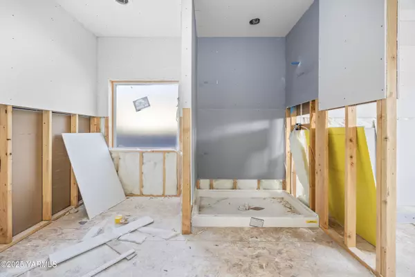 Prosser, WA 99350,206 Schrute Rd