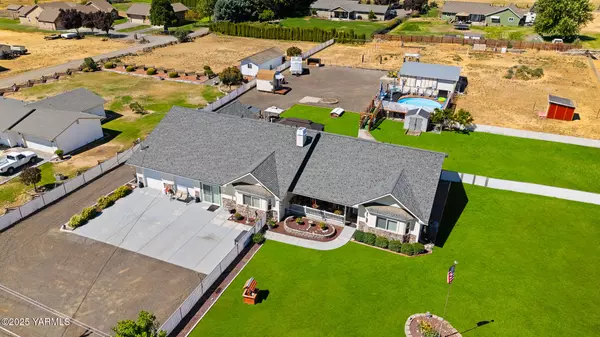 206 Pear Ave S, Yakima, WA 98908