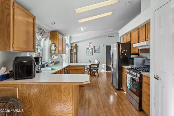 Yakima, WA 98901,200 Bridle Way # 102