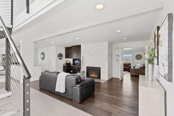 Yakima, WA 98908,5 80th Ave N