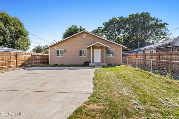 204 R St  #1 & #2E, Yakima, WA 98901