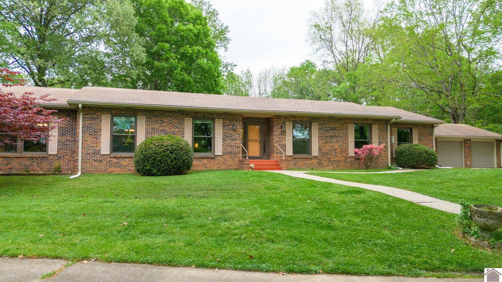 338 Holiday Way, Cadiz, KY 42211
