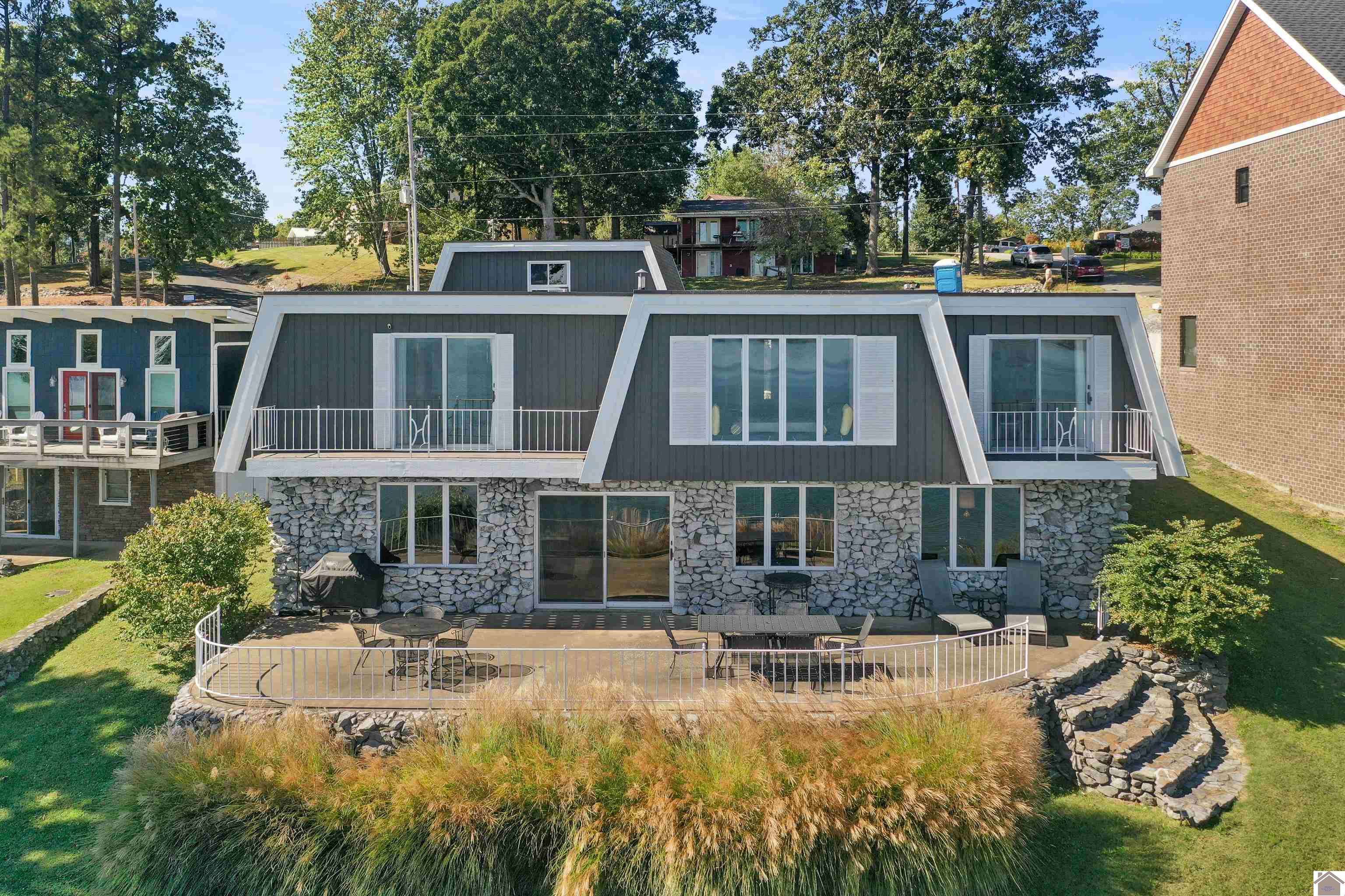 190 SHERWOOD DR., Gilbertsville, KY 42044