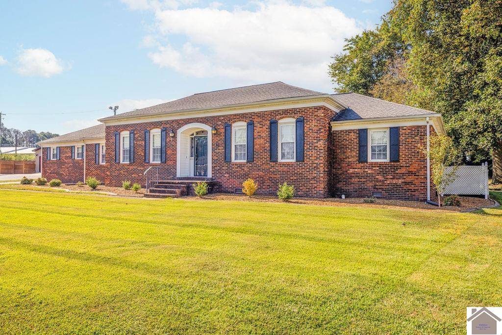 14 Kenwood Dr, Lacenter, KY 42056