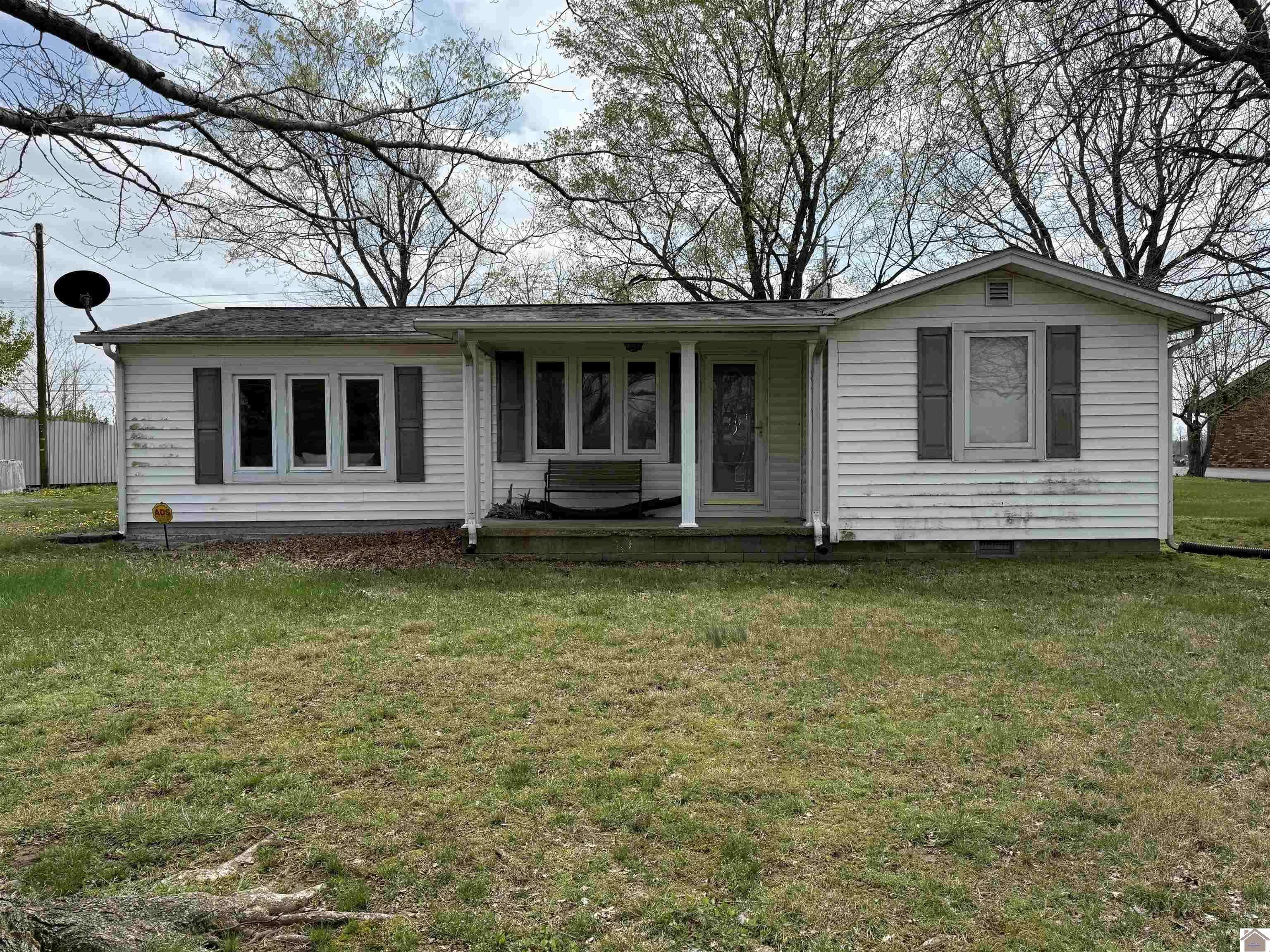 8435 State Route 121 North, Murray, KY 42071