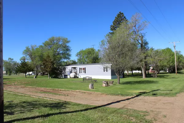 210 Polk Ave N, Isabel, SD 57633