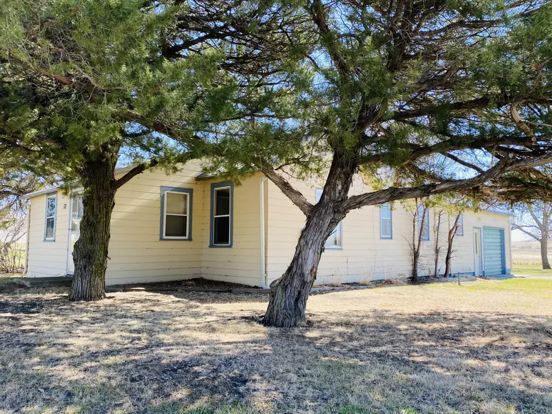 303 Skinner, Akaska, SD 57420