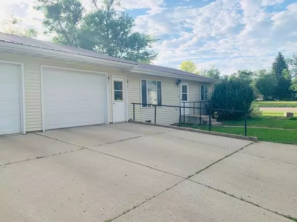 702 10th Avenue, Britton, SD 57430