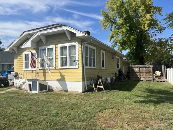 117 4th Avenue E, Redfield, SD 57469