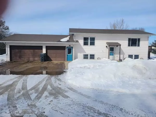 806 1st Avenue, Ipswich, SD 57451