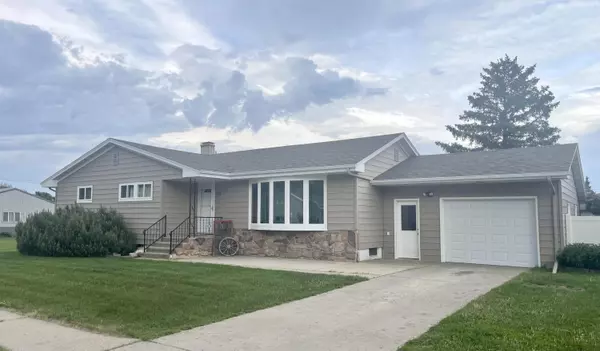 308 8th Street, Ipswich, SD 57451