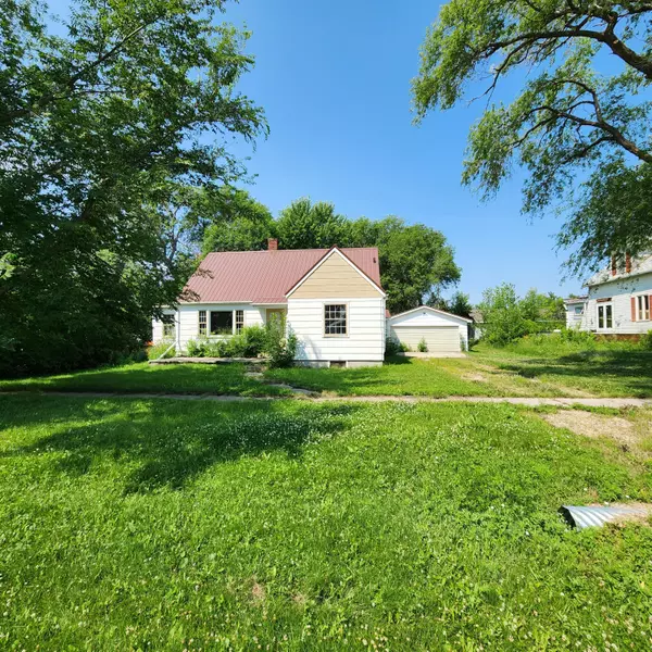 727 Sherman Street, Leola, SD 57456