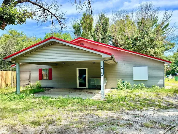 211 SW Lawrence Street, Hoxie, AR 72433