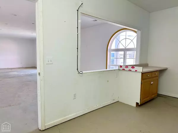 Walnut Ridge, AR 72476,116 E Main Street