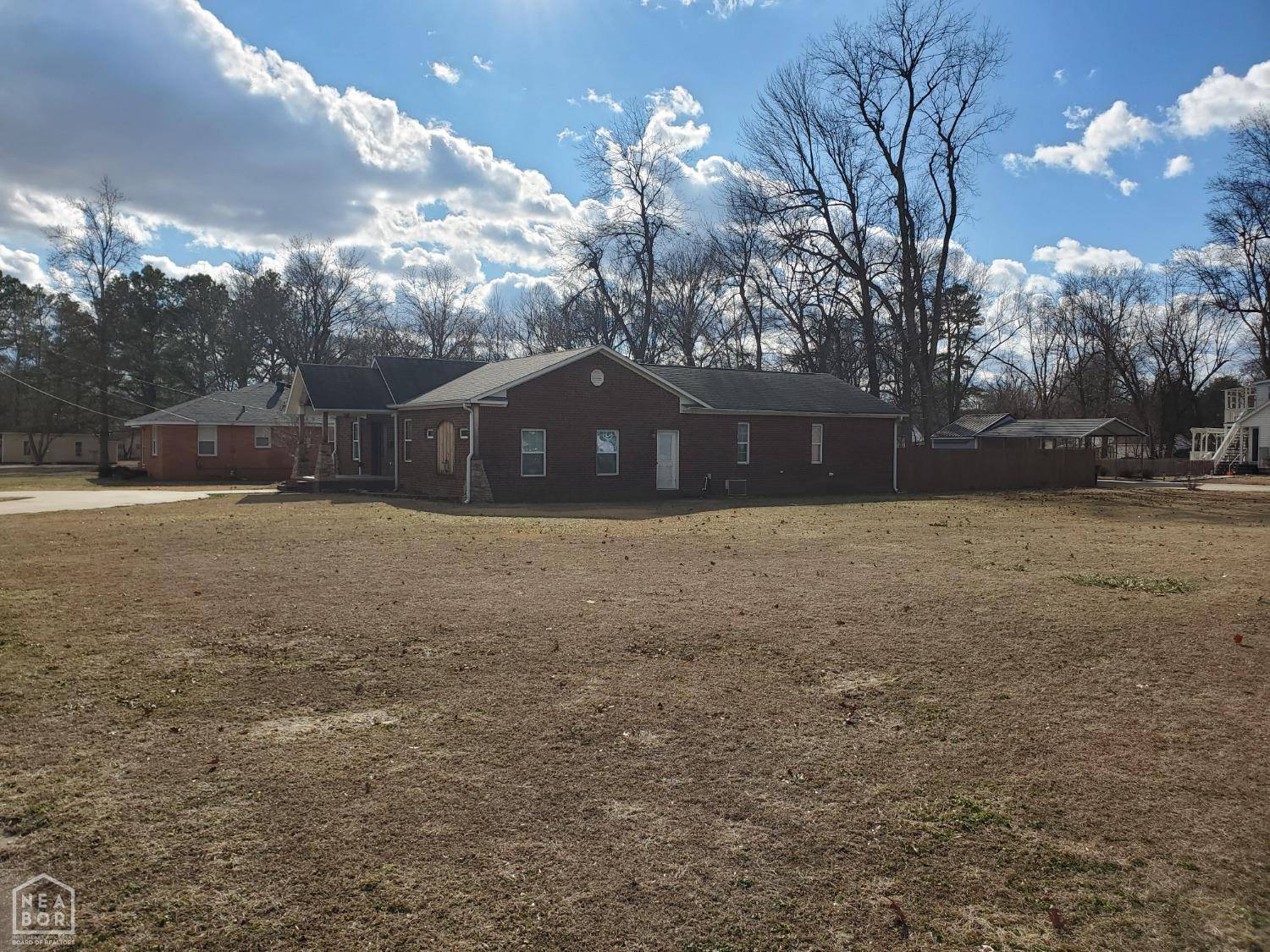 Piggott, AR 72456,141 S 6th Avenue