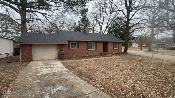 621 W Thomas Avenue, Jonesboro, AR 72401