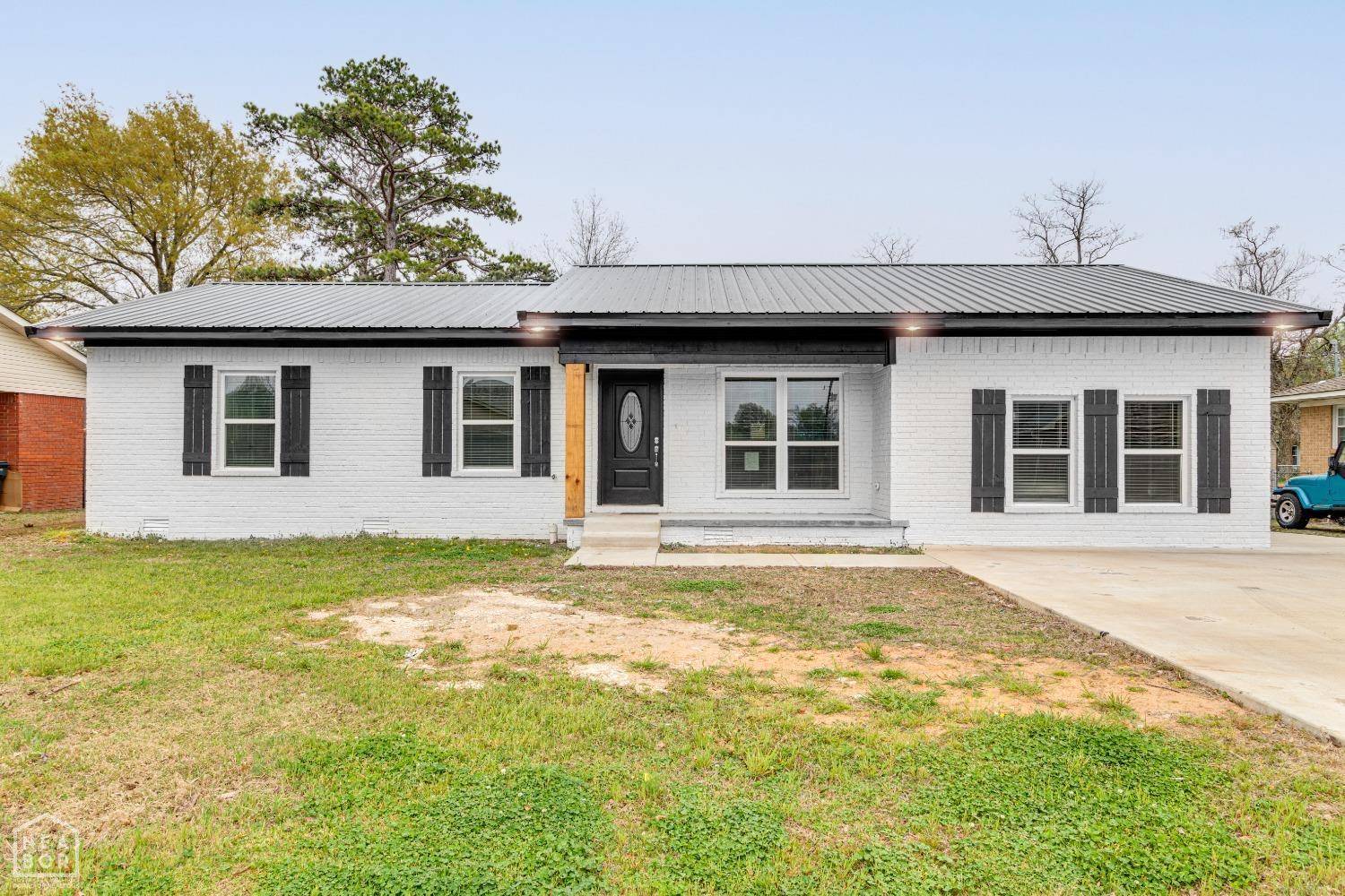 906 NW 6th Street, Walnut Ridge, AR 72476