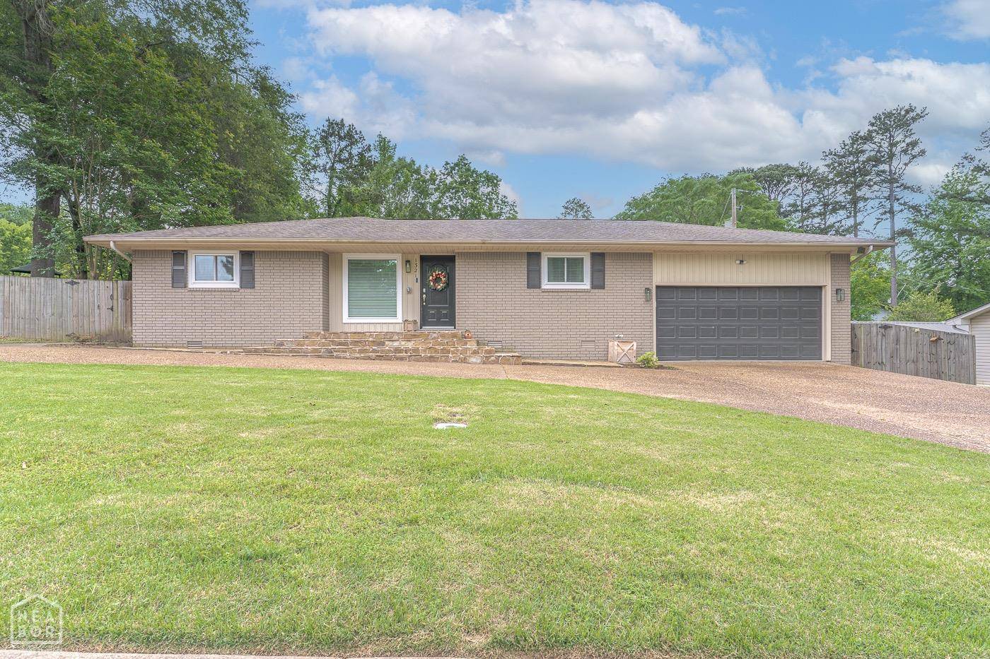1321 W Front Street, Heber Springs, AR 72543